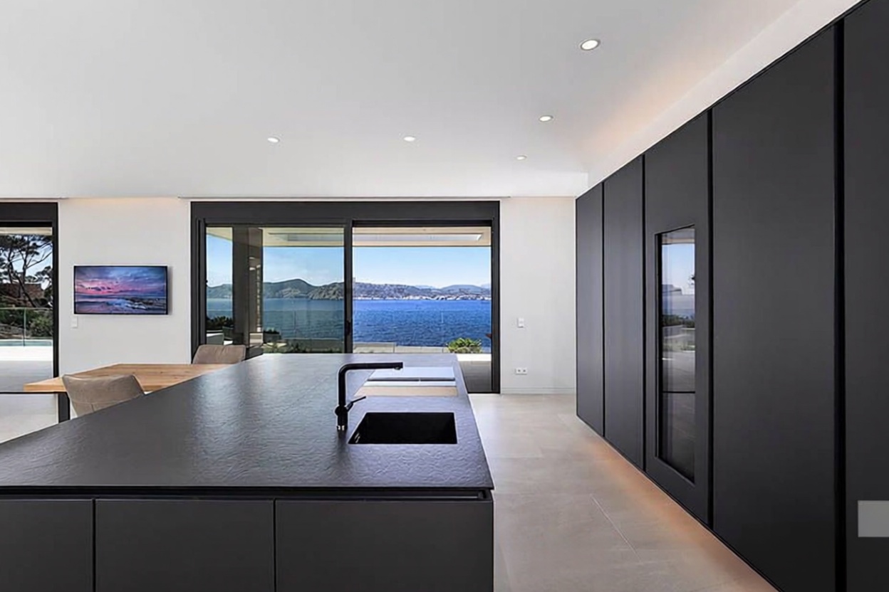 Chalet with direct beach access in Calvià — Kitchen