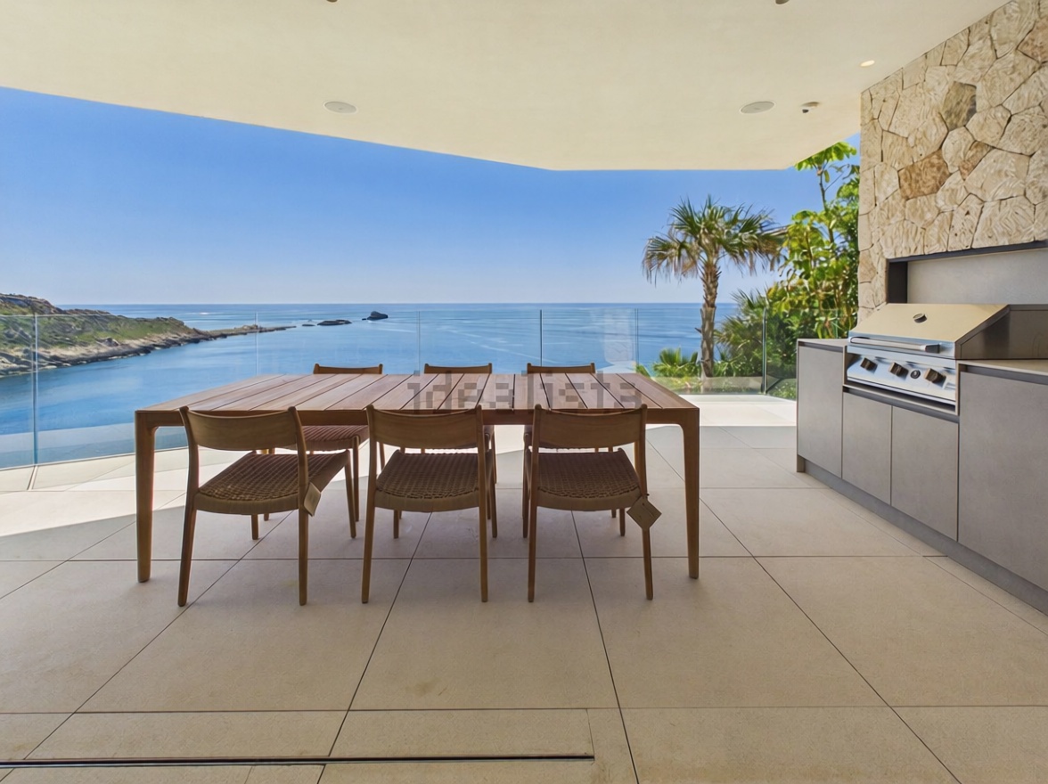 Chalet with direct beach access in Calvià