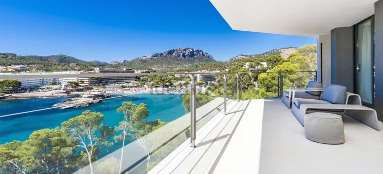 Chalet with direct beach access in Andratx — Sea terrace