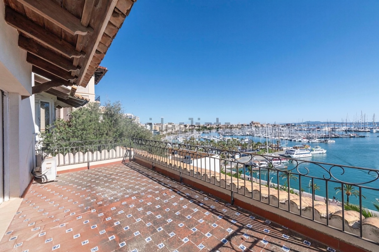 Chalet with direct beach access in Palma de Mallorca