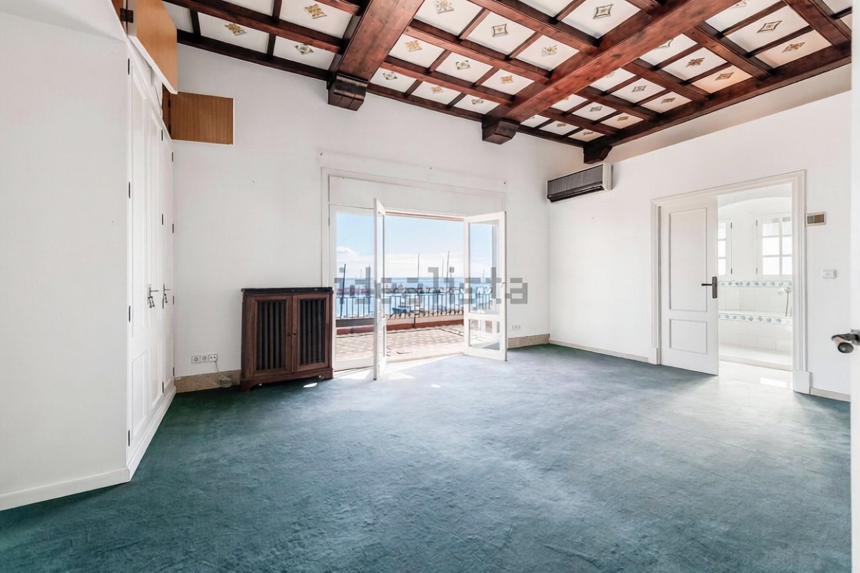 Chalet with direct beach access in Palma de Mallorca — Living room