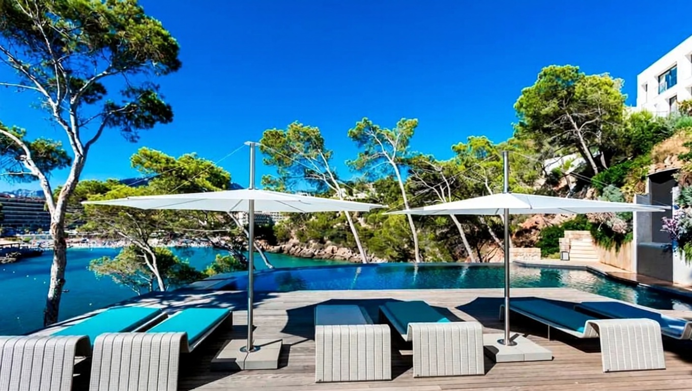 Chalet with direct beach access in Andratx