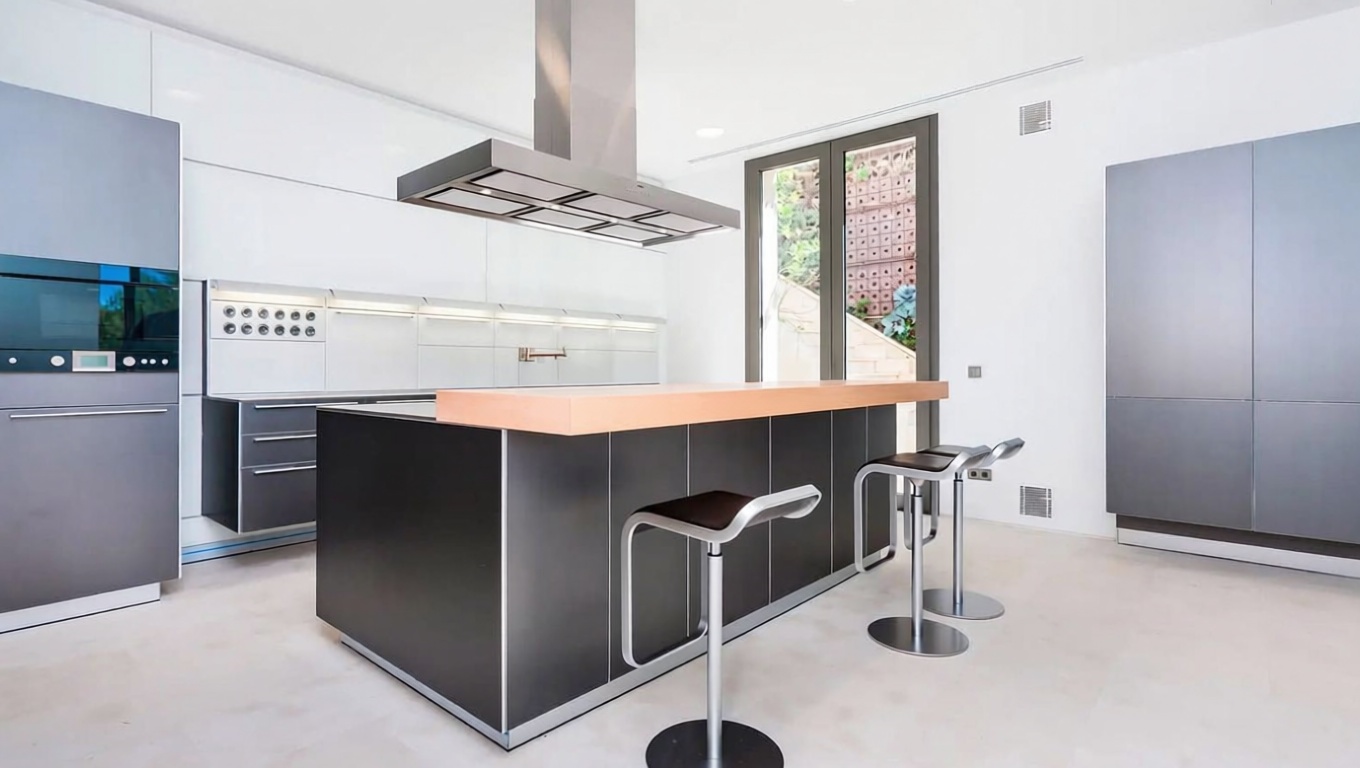 Chalet with direct beach access in Andratx — Kitchen