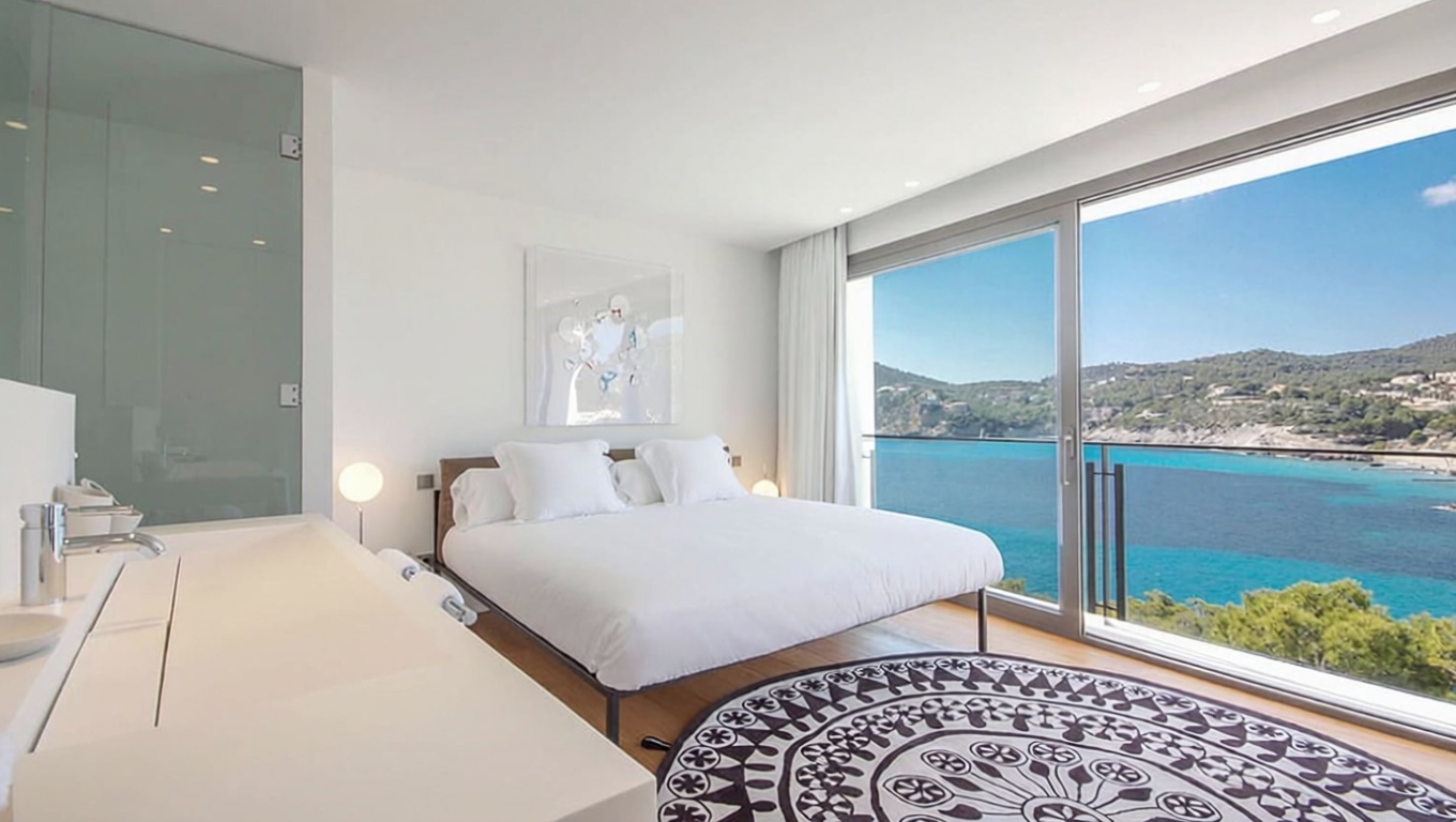 Chalet with direct beach access in Andratx — Bedroom