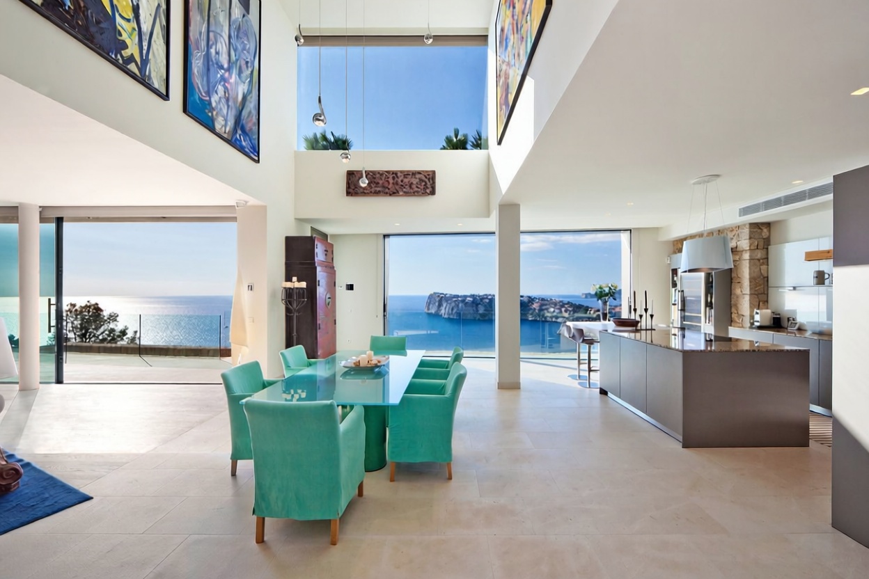 Chalet con acceso directo a playa en Andratx — Comedor