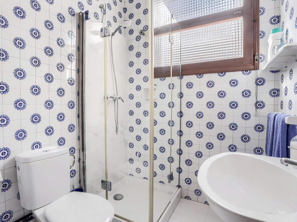 Chalet con acceso directo a playa en Alcúdia — Baño