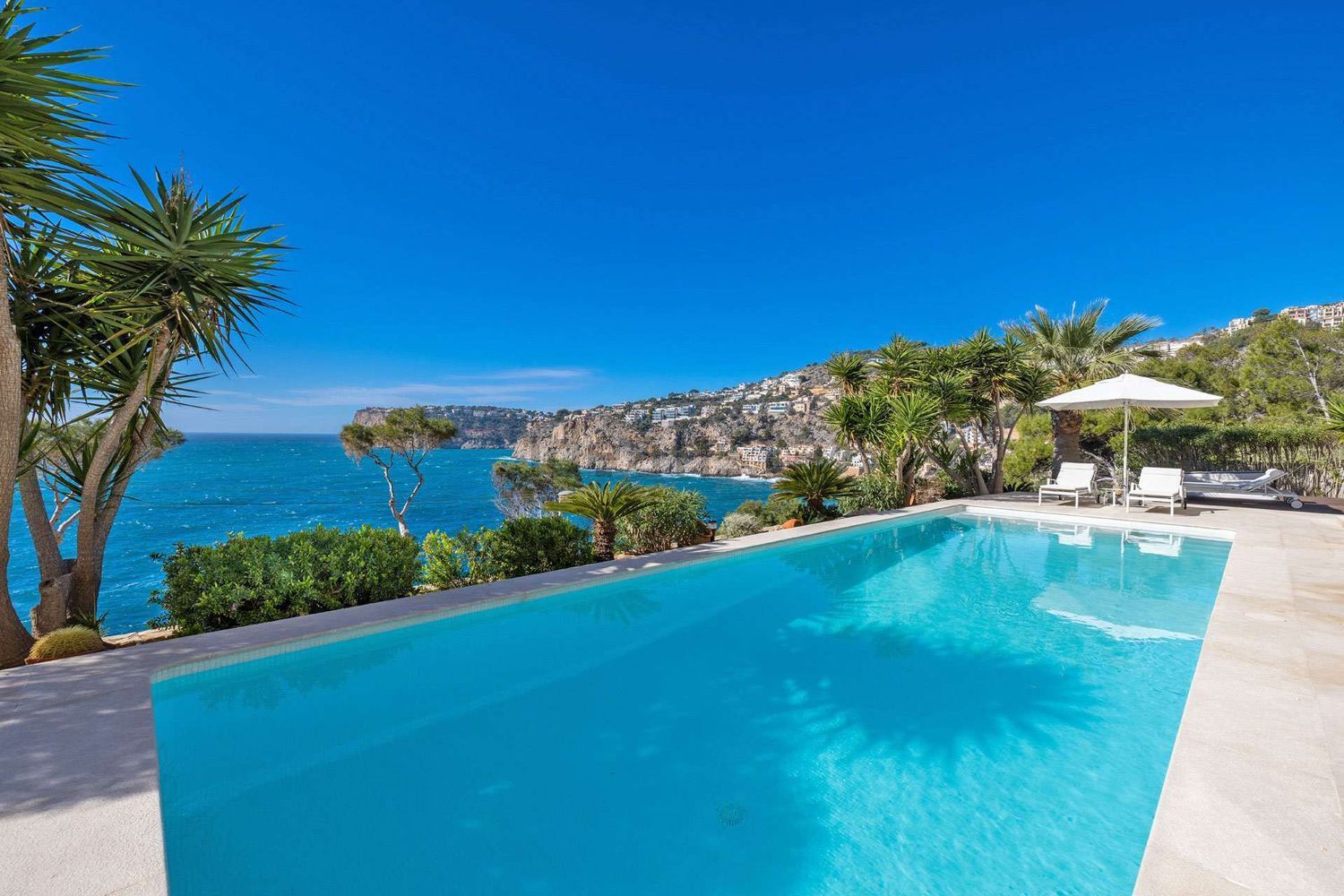 Chalet avec accès direct à la plage à Andratx — Vue mer
