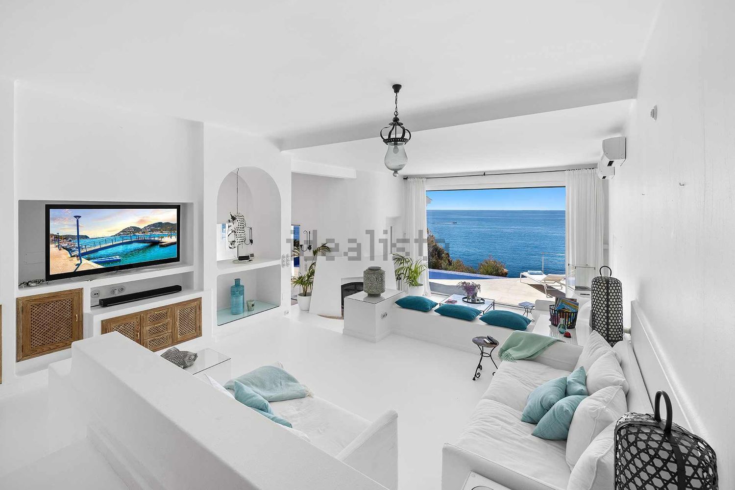Chalet avec accès direct à la plage à Andratx — Séjour