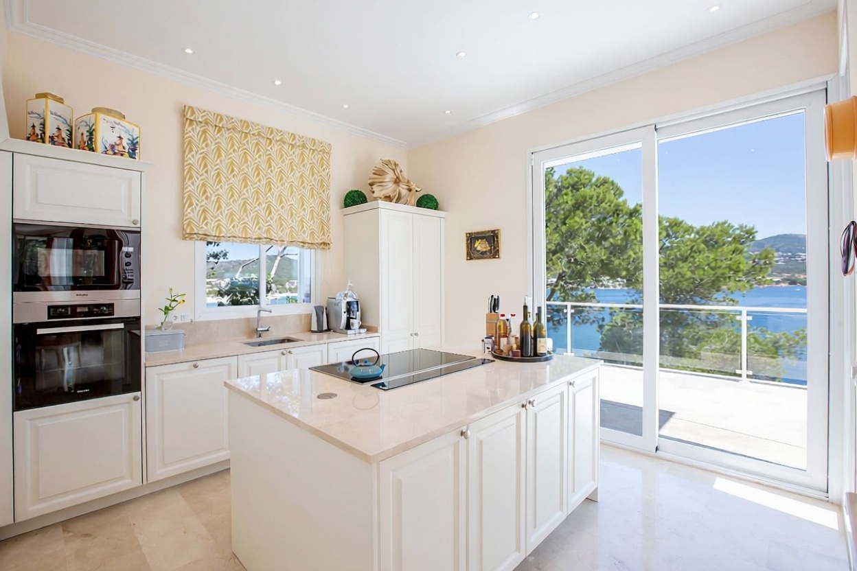 Chalet mit direkter Strandzugang in Calvià — Küche
