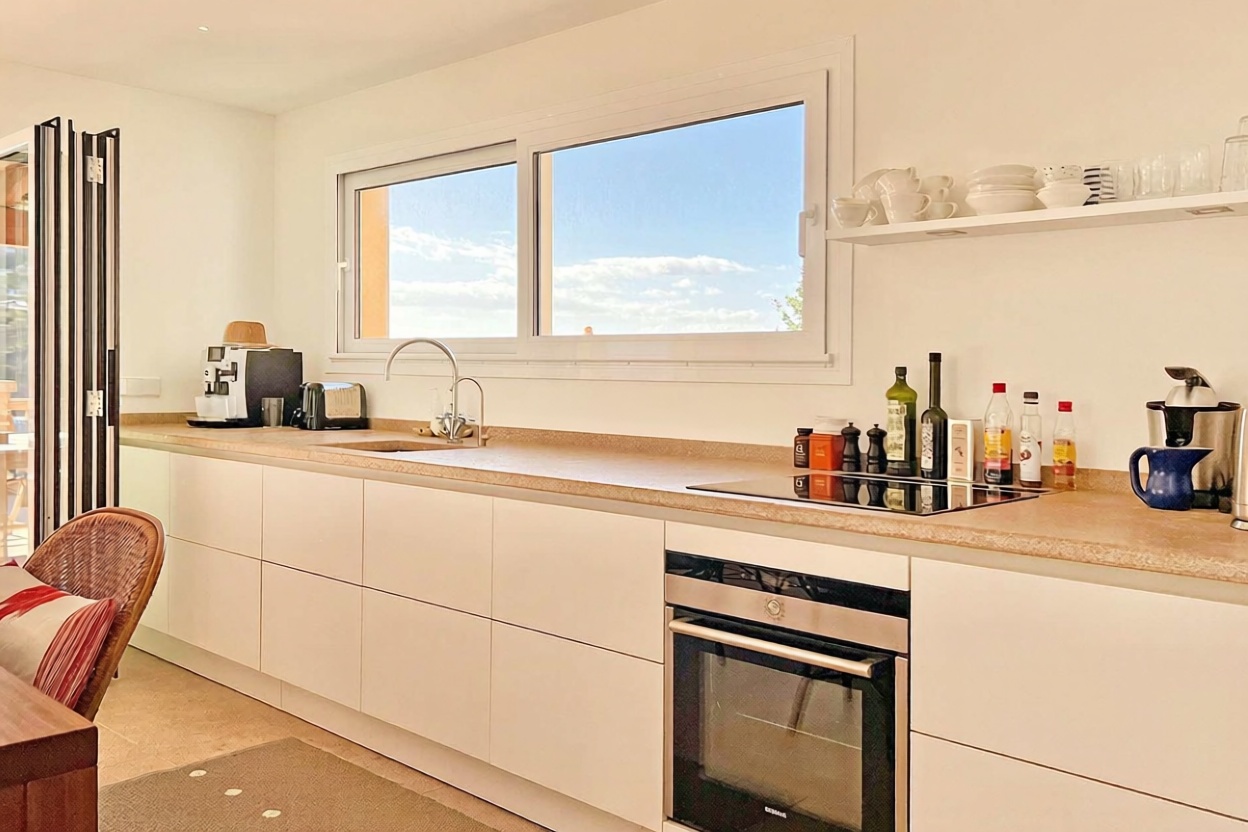 Chalet with direct beach access in Andratx — Kitchen
