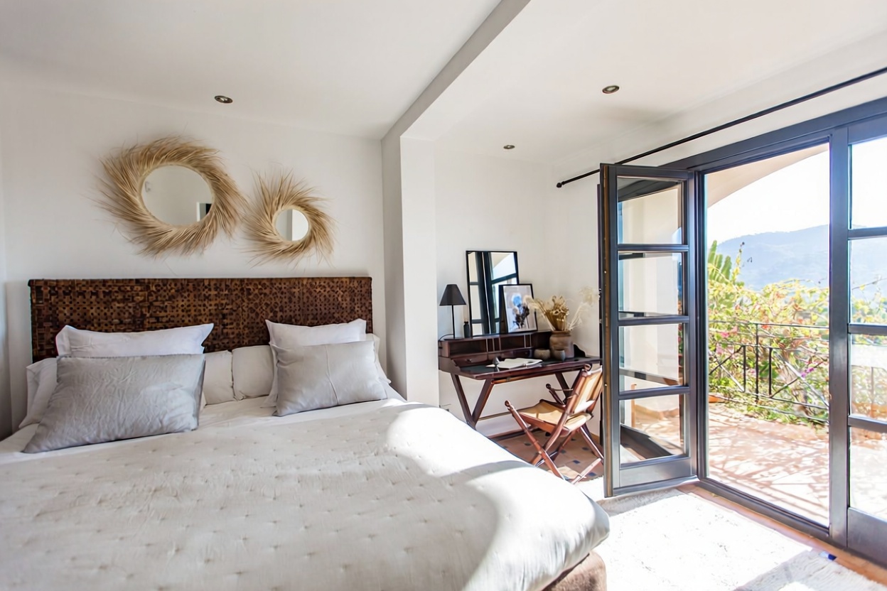 Chalet with direct beach access in Andratx — Bedroom