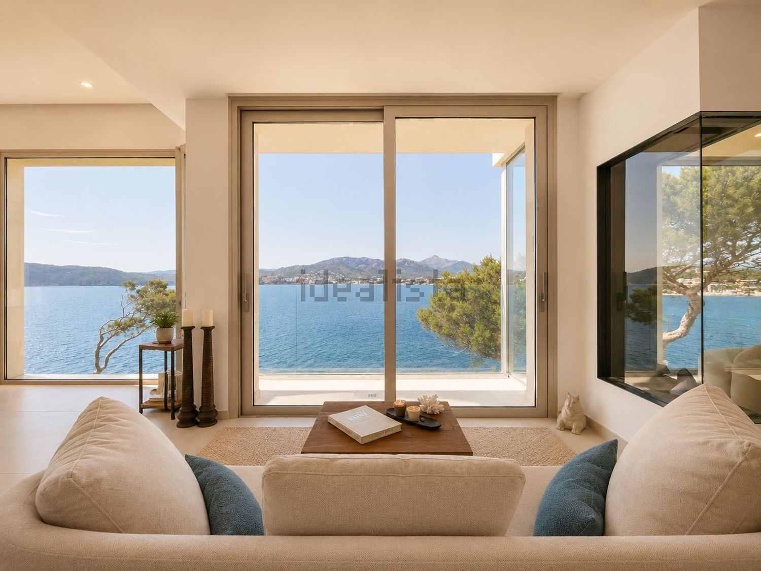 Chalet con acceso directo a playa en Calvià — Salón