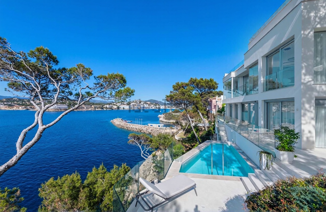 Chalet with direct beach access in Calvià