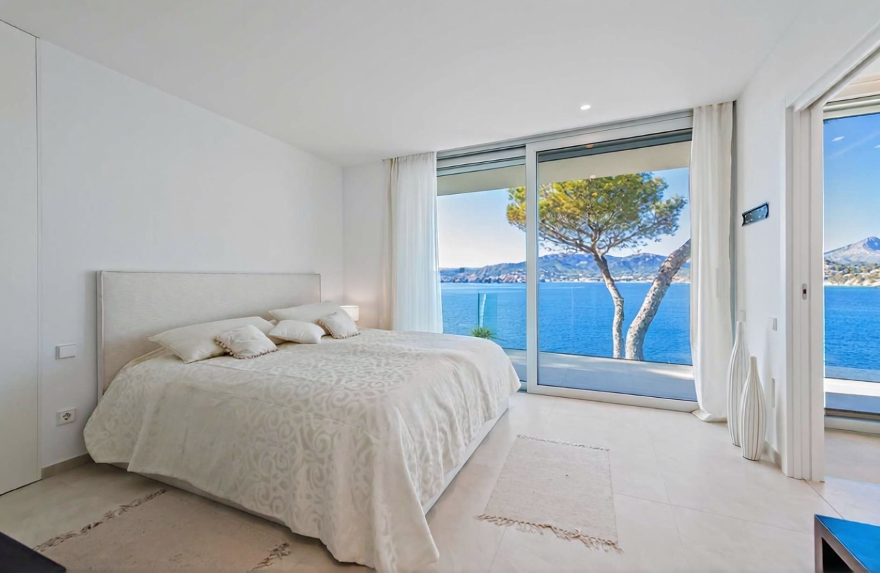 Chalet con acceso directo a playa en Calvià — Dormitorio