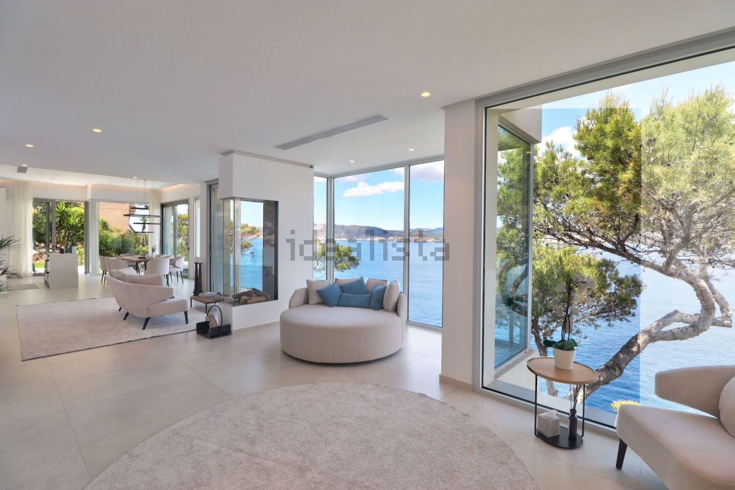 Chalet mit direkter Strandzugang in Calvià — Wohnzimmer