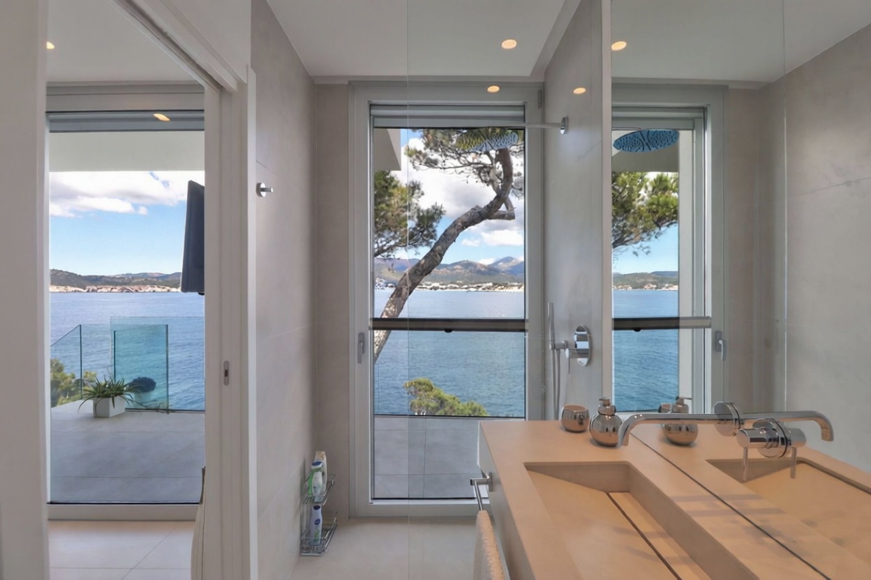 Chalet com acesso direto à praia em Calvià — Casa banho