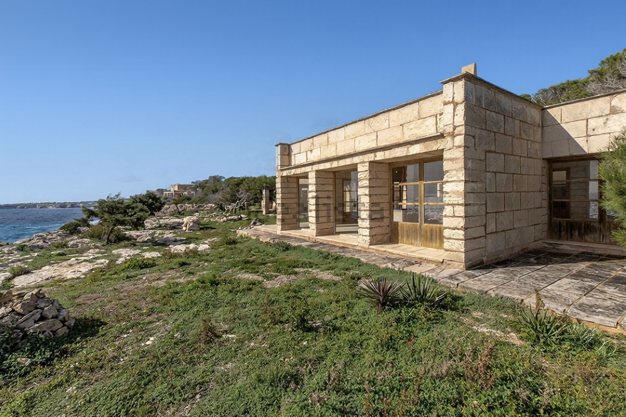 Chalet with direct beach access in Santanyí — Sea view