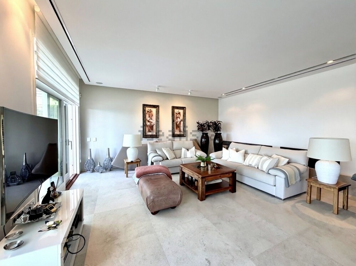 Chalet with direct beach access in Andratx — Living room