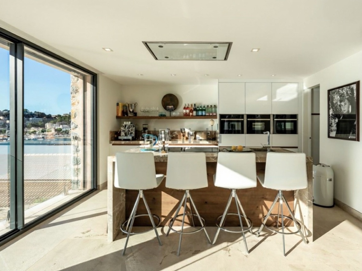 Chalet with direct beach access in Mallorca, Balears (Illes) — Kitchen