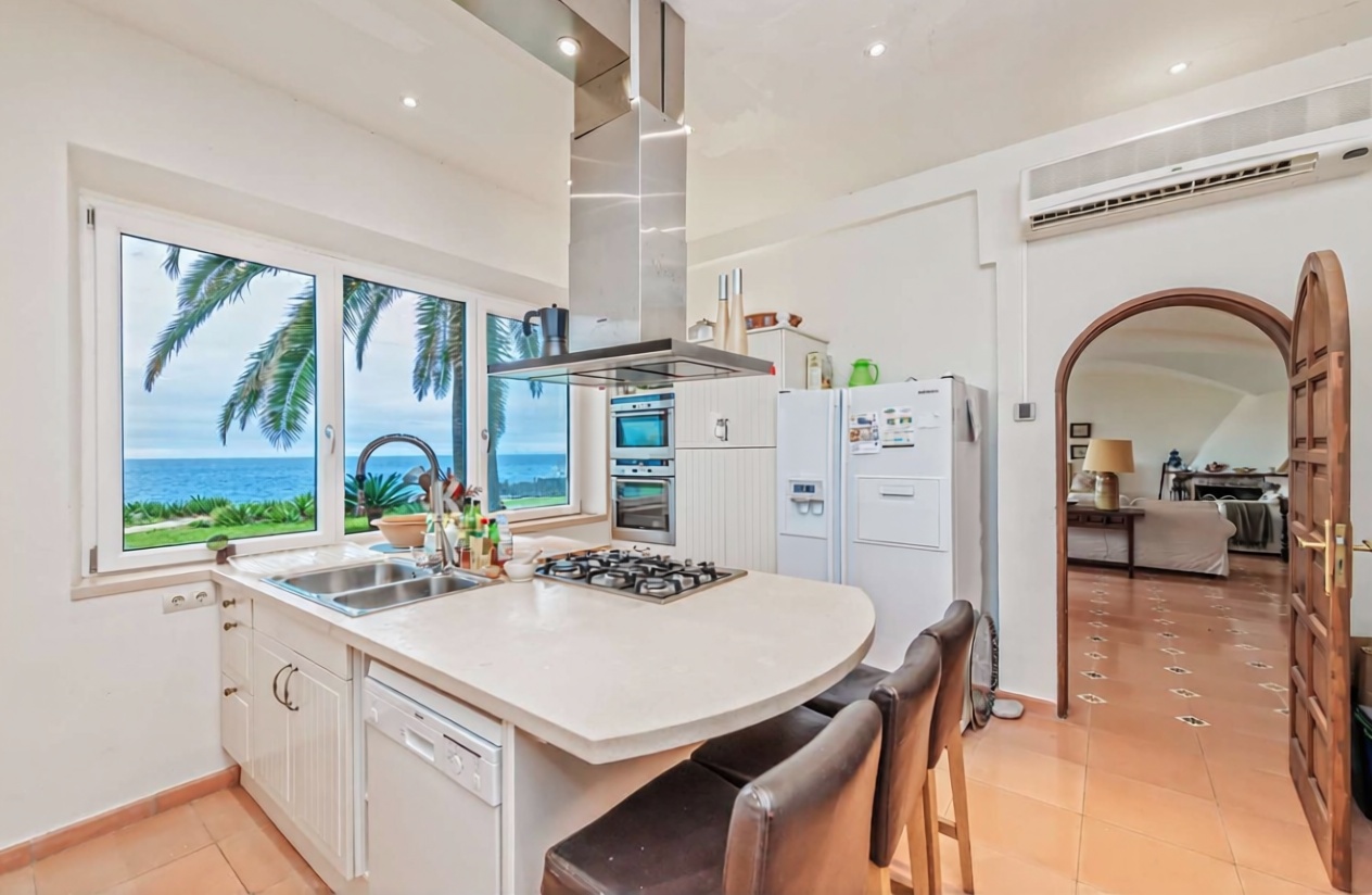 Chalet with direct beach access in Mallorca, Balears (Illes) — Kitchen