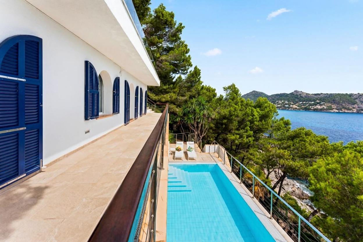 Chalet with direct beach access in Capdepera