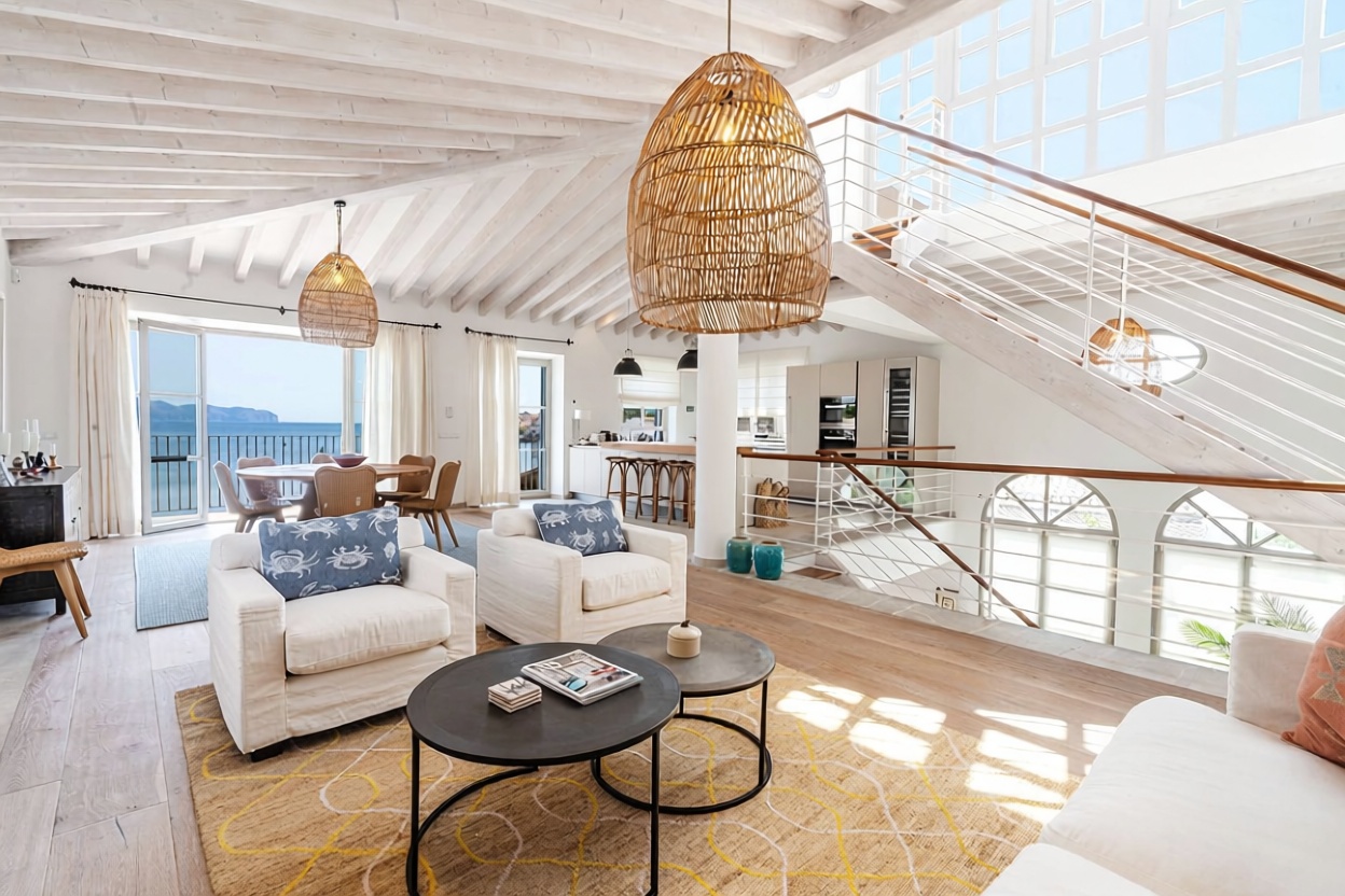 Chalet mit direkter Strandzugang in Alcúdia — Wohnzimmer