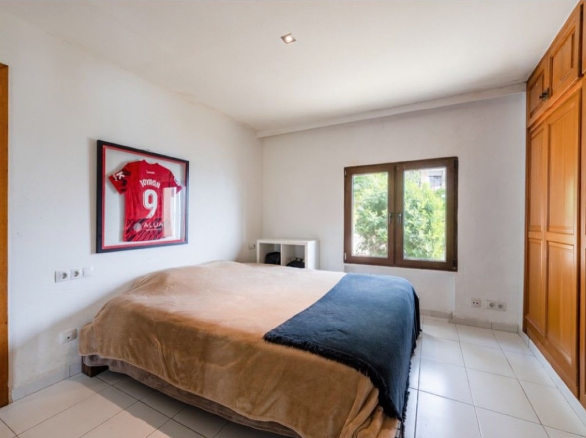 Chalet with direct beach access in Palma de Mallorca — Bedroom