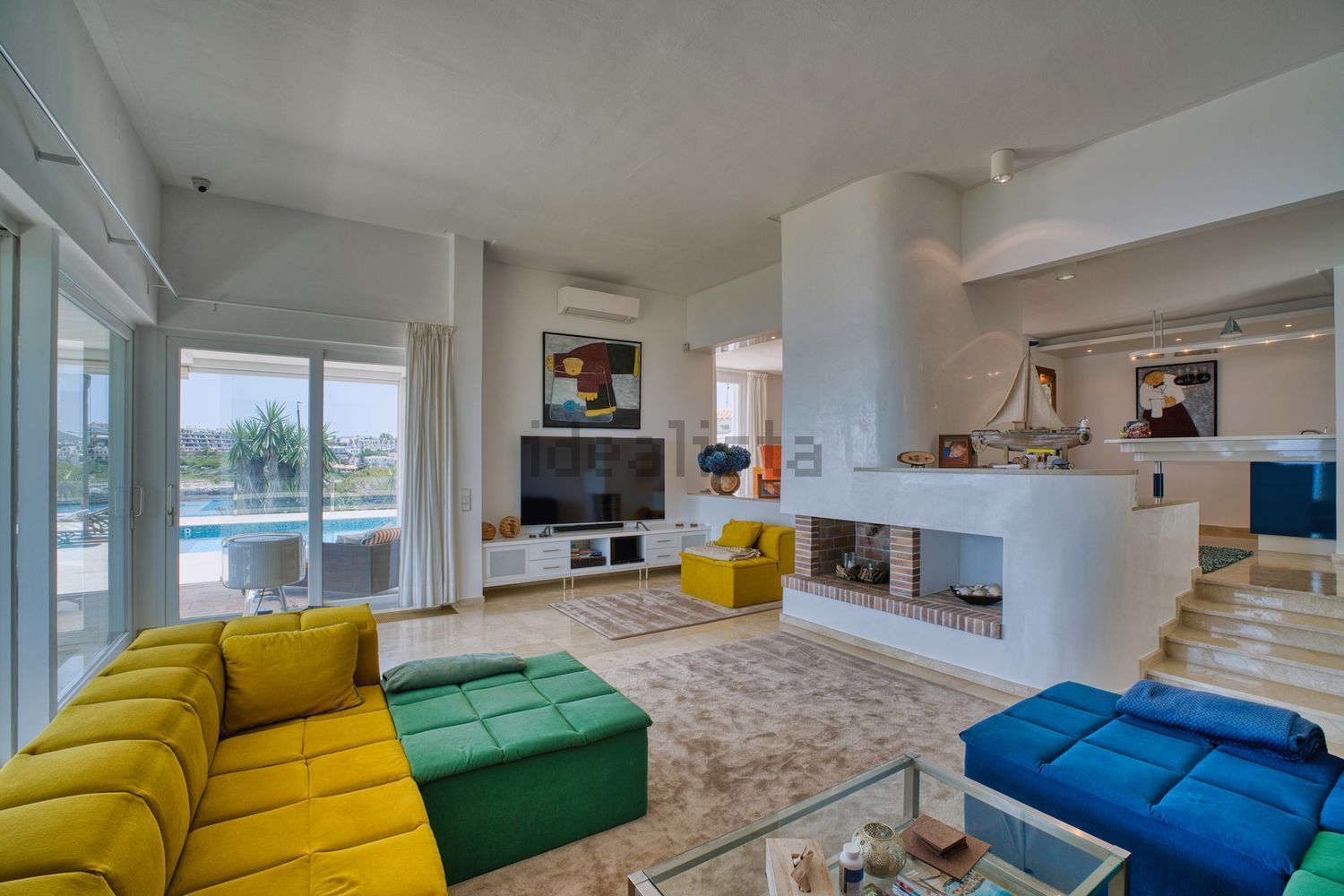 Chalet with direct beach access in Manacor — Living room