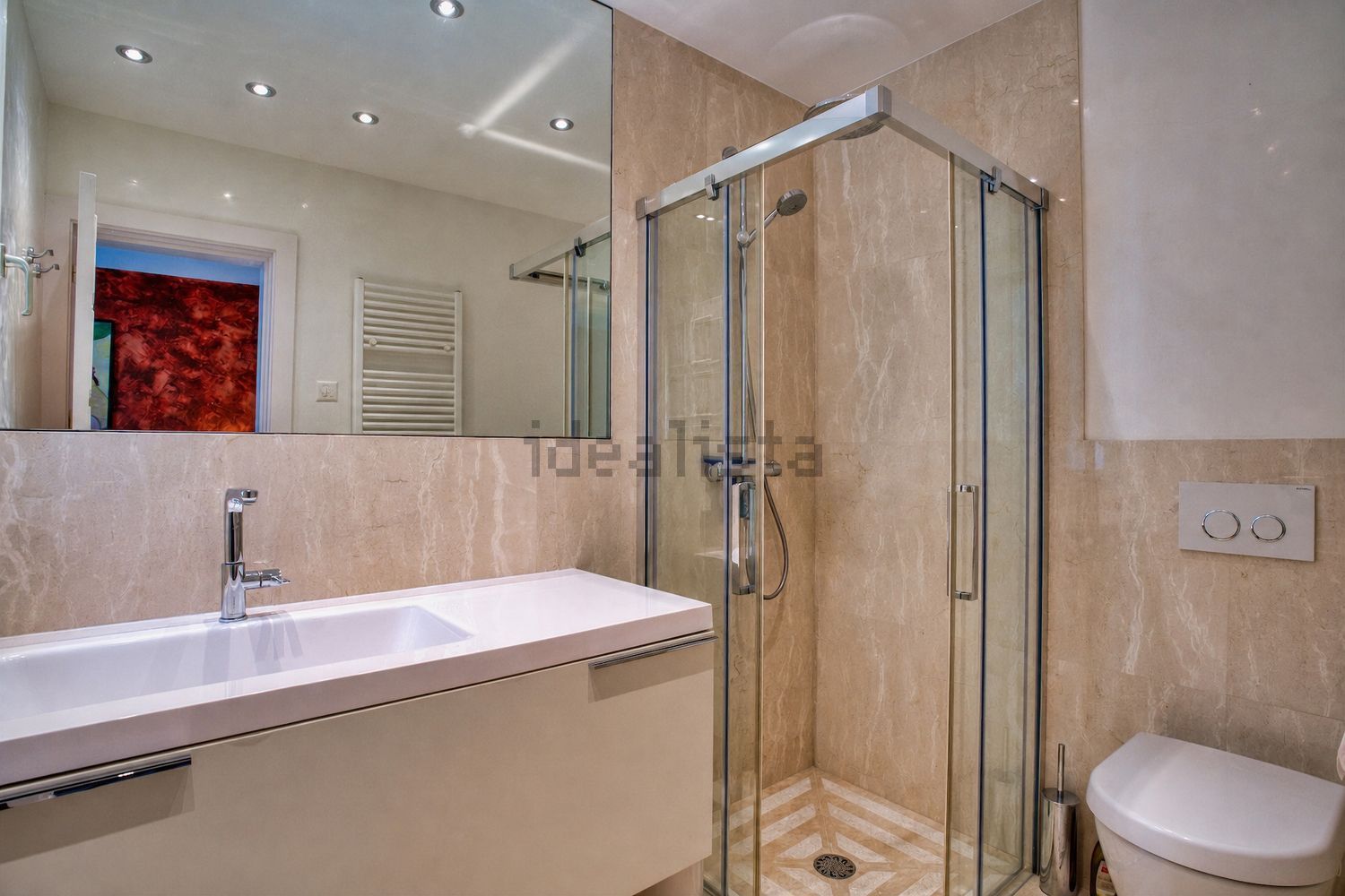 Chalet with direct beach access in Manacor — Bathroom