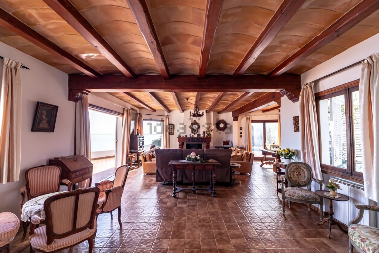 Chalet with direct beach access in Santanyí — Living room