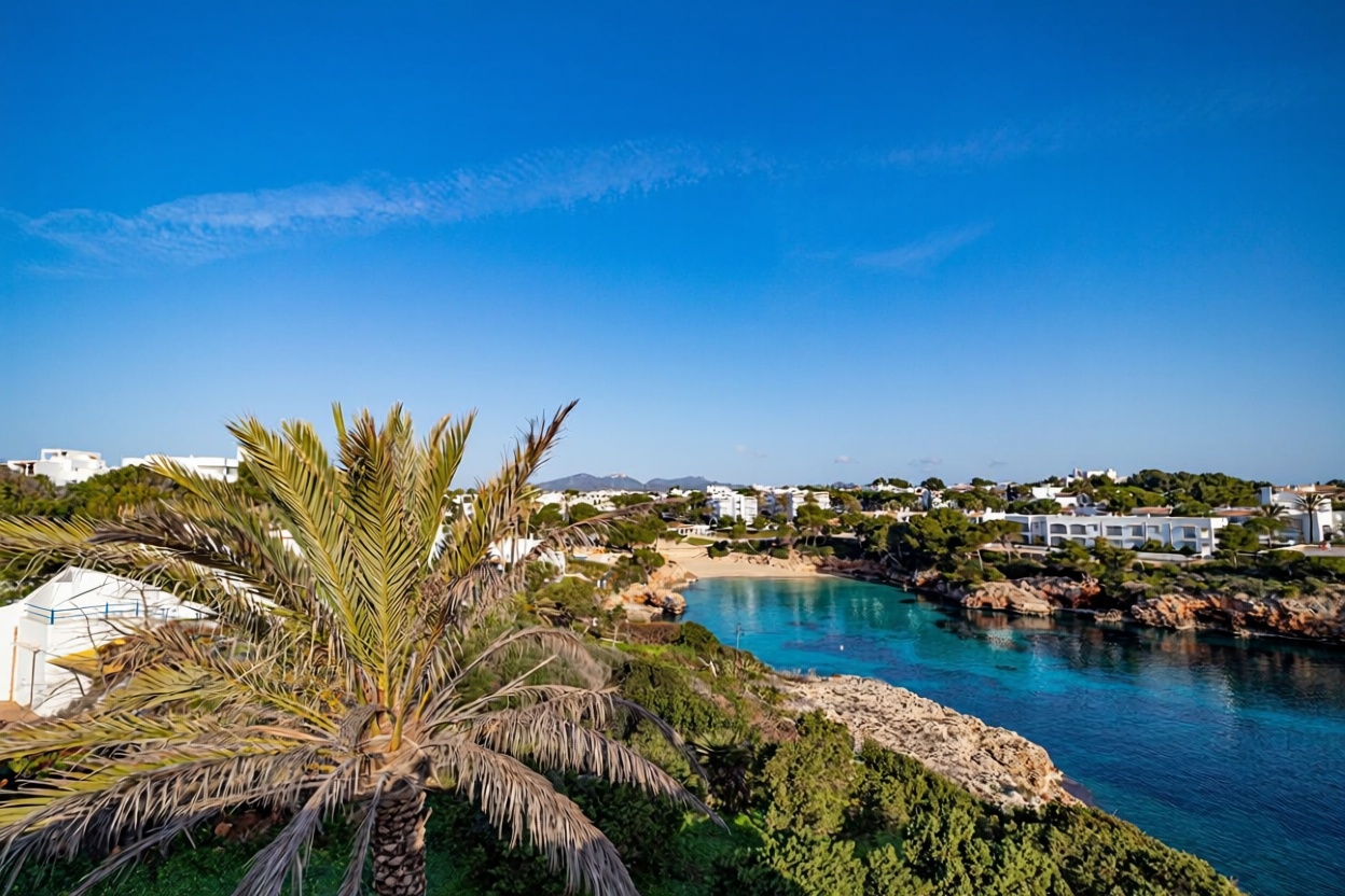 Chalet with direct beach access in Santanyí — Sea view