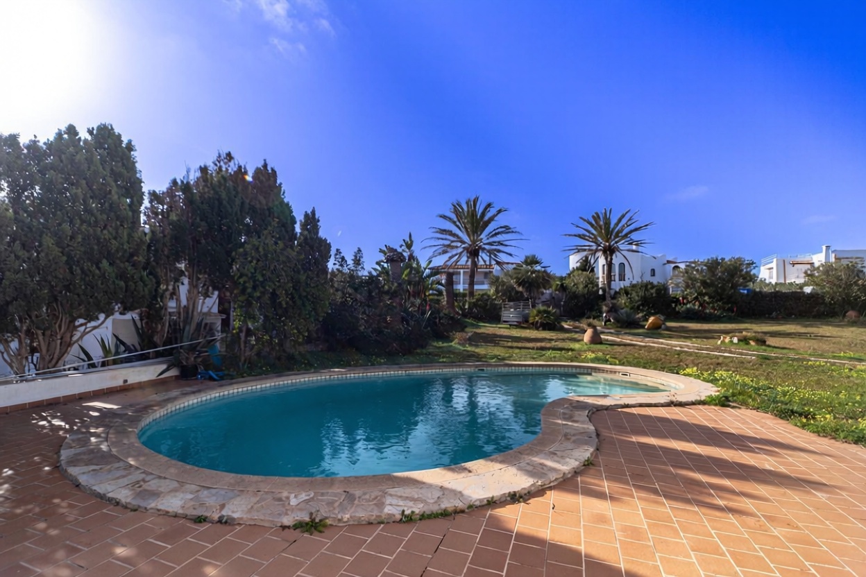 Chalet with direct beach access in Santanyí — Pool