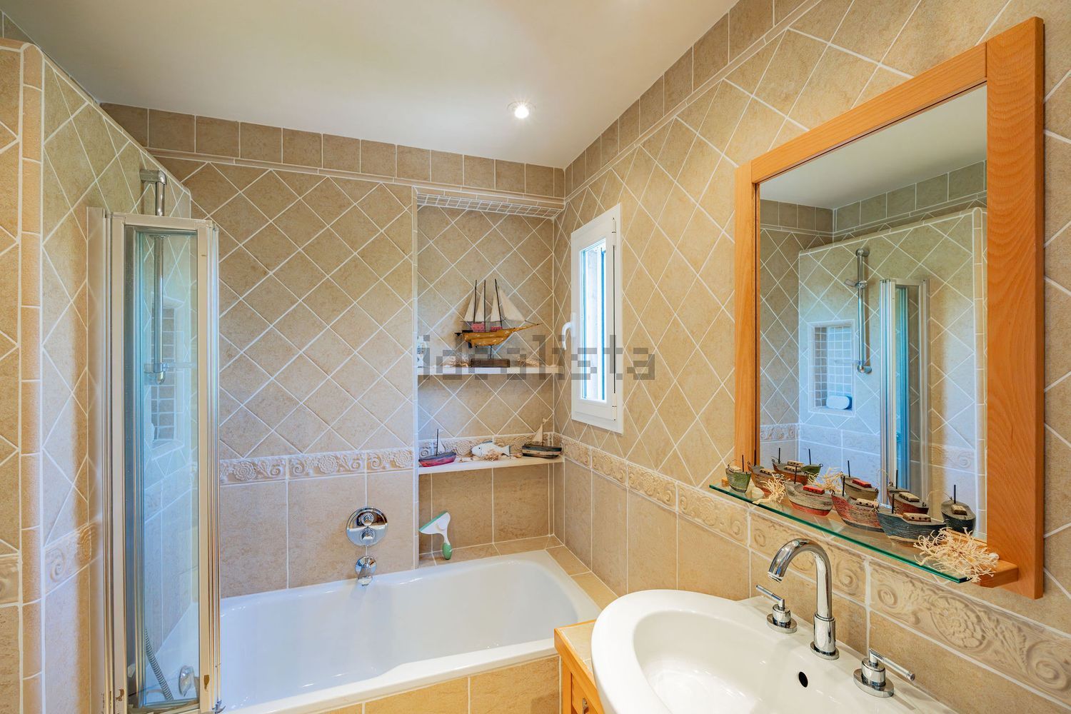 Chalet with direct beach access in Santanyí — Bathroom