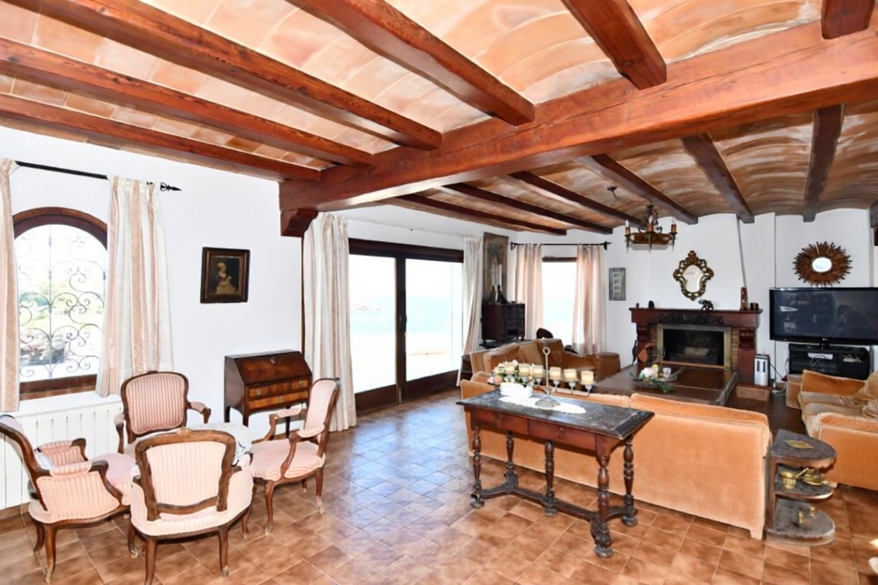 Chalet with direct beach access in Santanyí — Living room