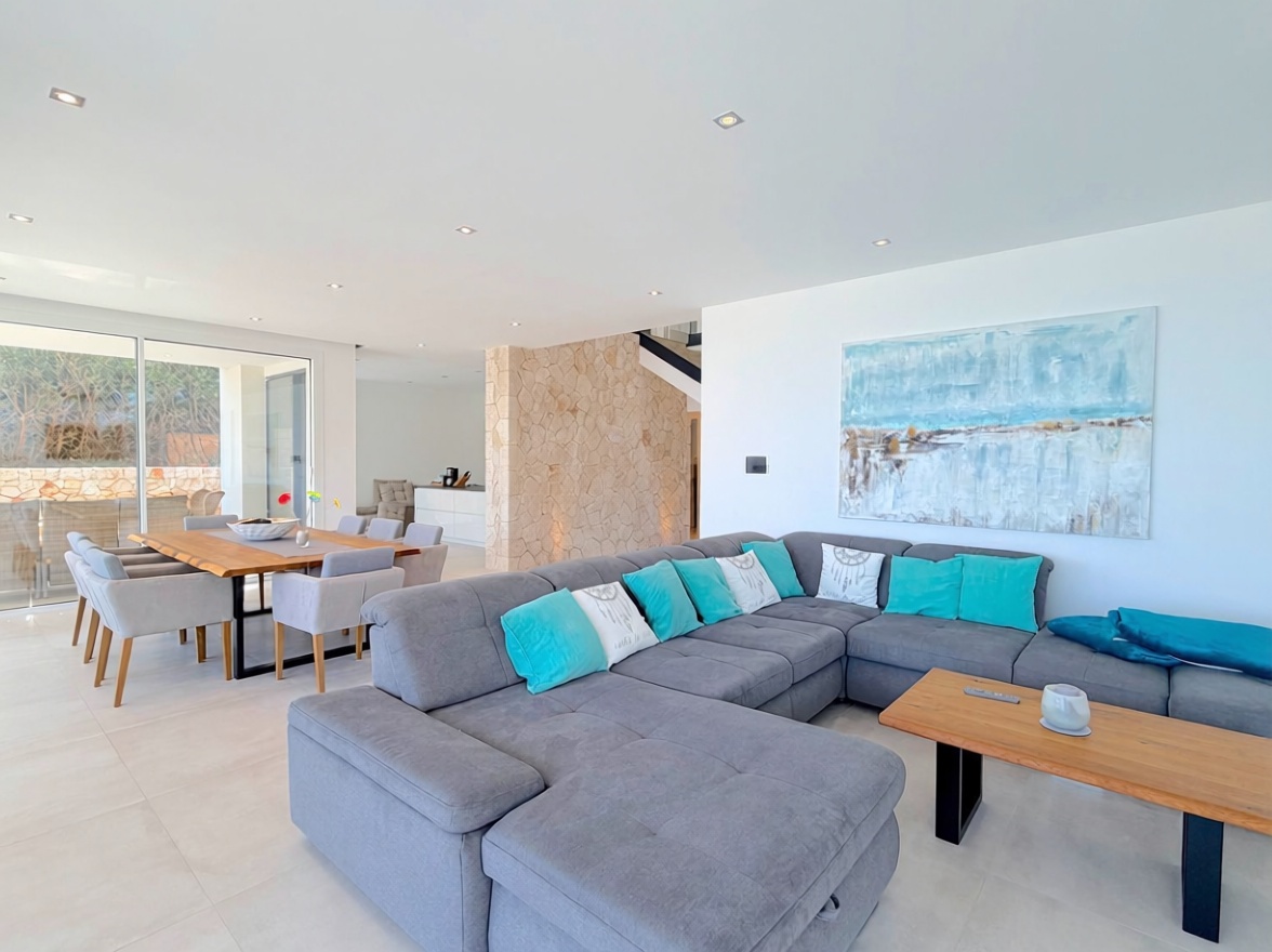 Chalet with direct beach access in Capdepera — Living room