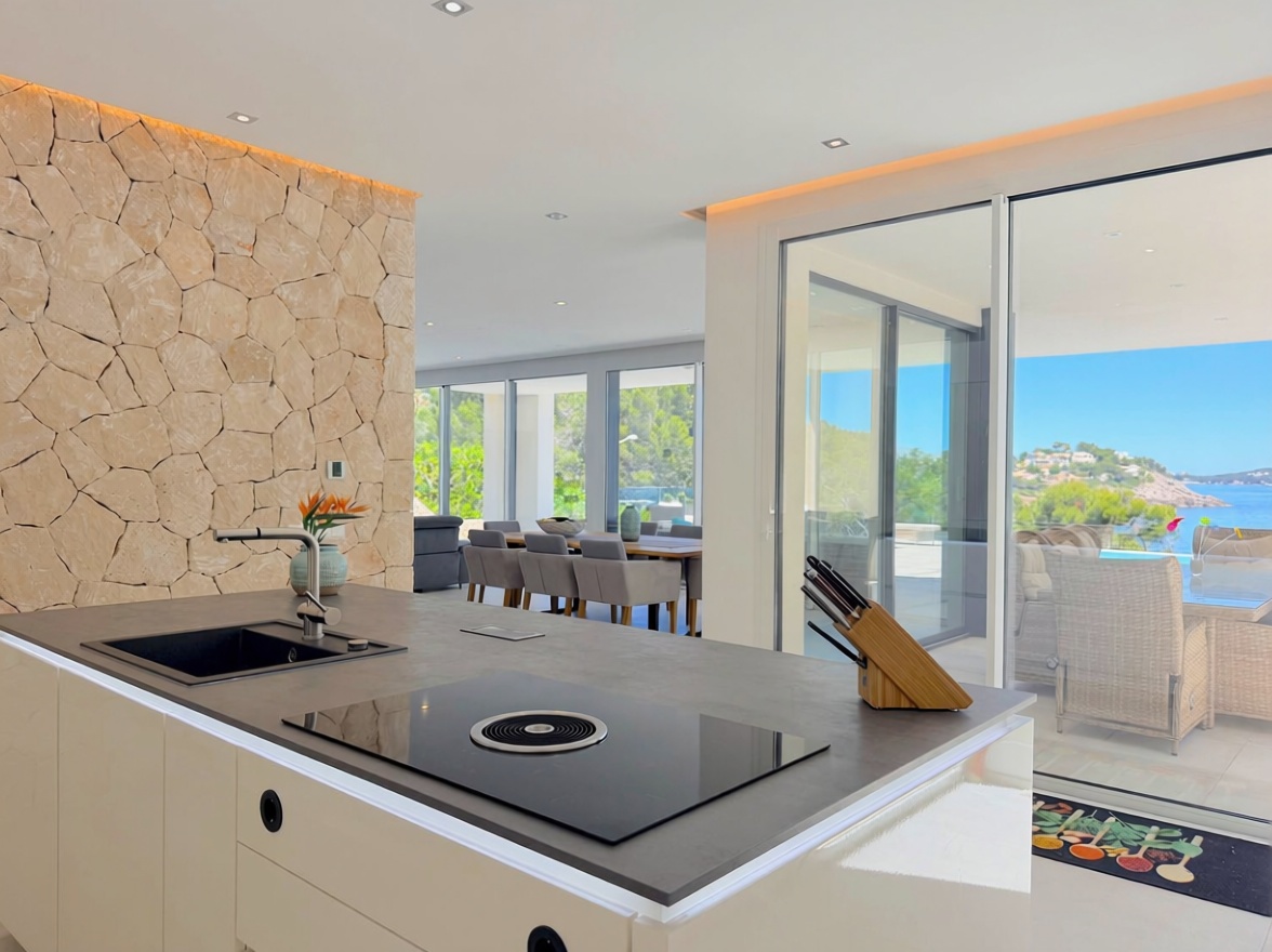 Chalet with direct beach access in Capdepera — Kitchen