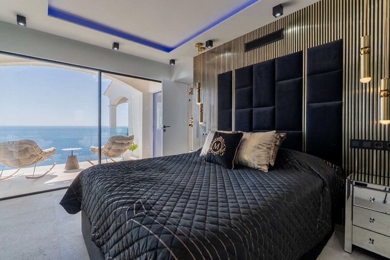 Chalet with direct beach access in Capdepera — Bedroom