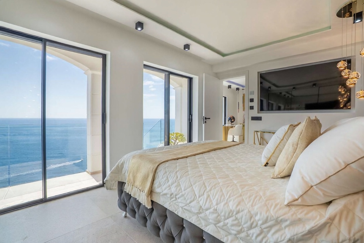 Chalet with direct beach access in Capdepera — Bedroom