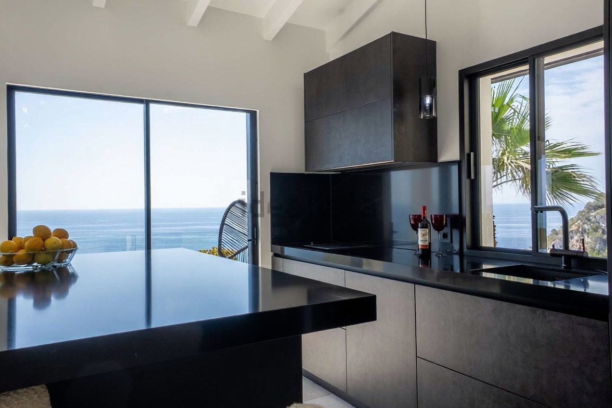 Chalet with direct beach access in Capdepera — Kitchen