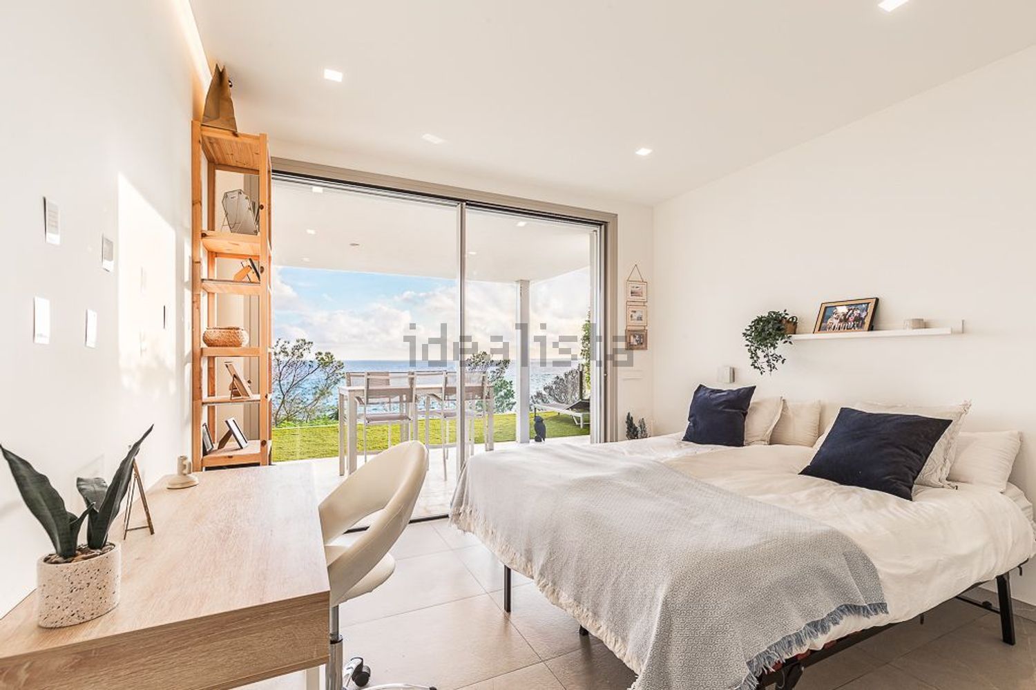 Chalet with direct beach access in Manacor — Bedroom