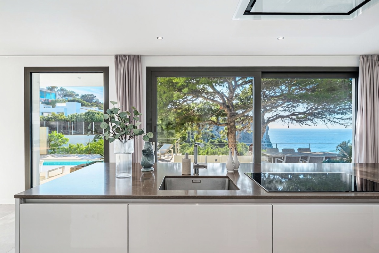Chalet with direct beach access in Andratx — Kitchen
