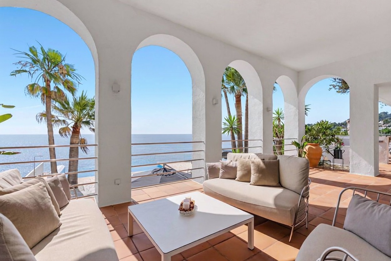 Chalet with direct beach access in Capdepera