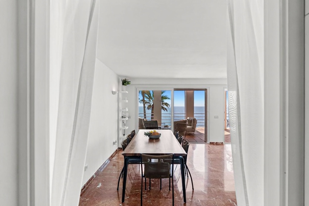 Chalet with direct beach access in Capdepera — Dining room