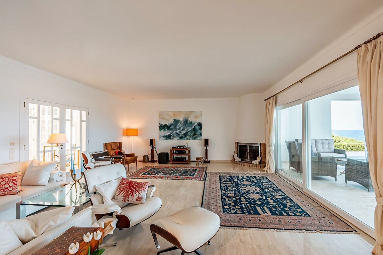 Chalet with direct beach access in Santanyí — Living room