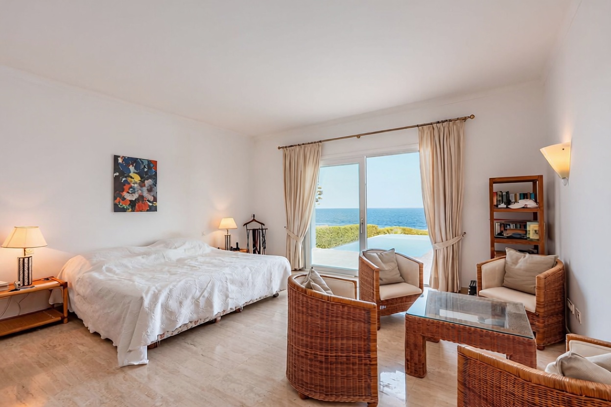 Chalet with direct beach access in Santanyí — Bedroom