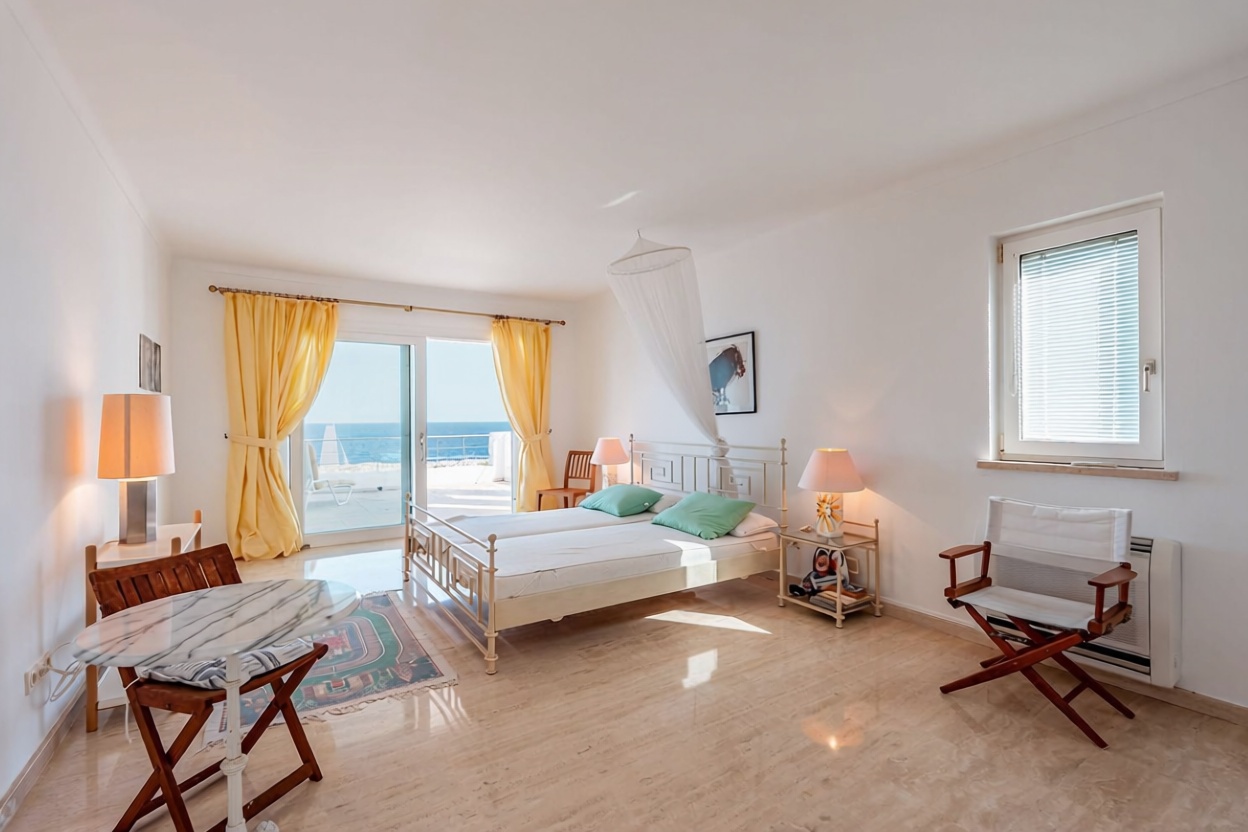 Chalet with direct beach access in Santanyí — Bedroom