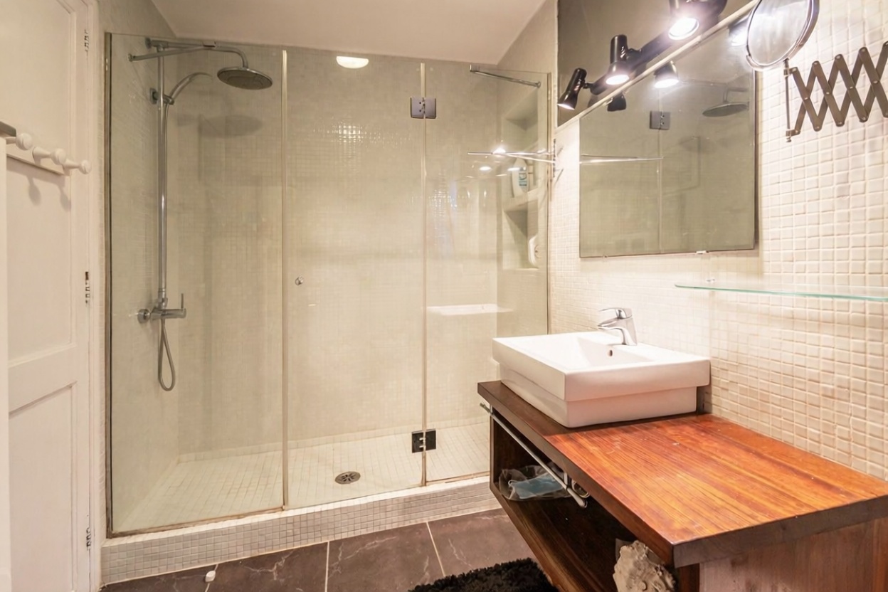 Chalet with direct beach access in Pollença — Bedroom