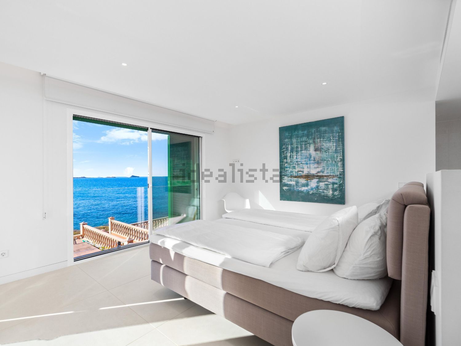 Duplex en première ligne de plage à Calvià — Chambre