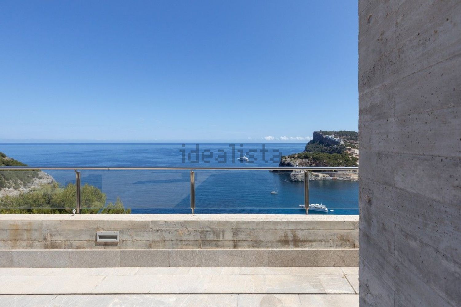 Chalet with direct beach access in Soller — Sea terrace