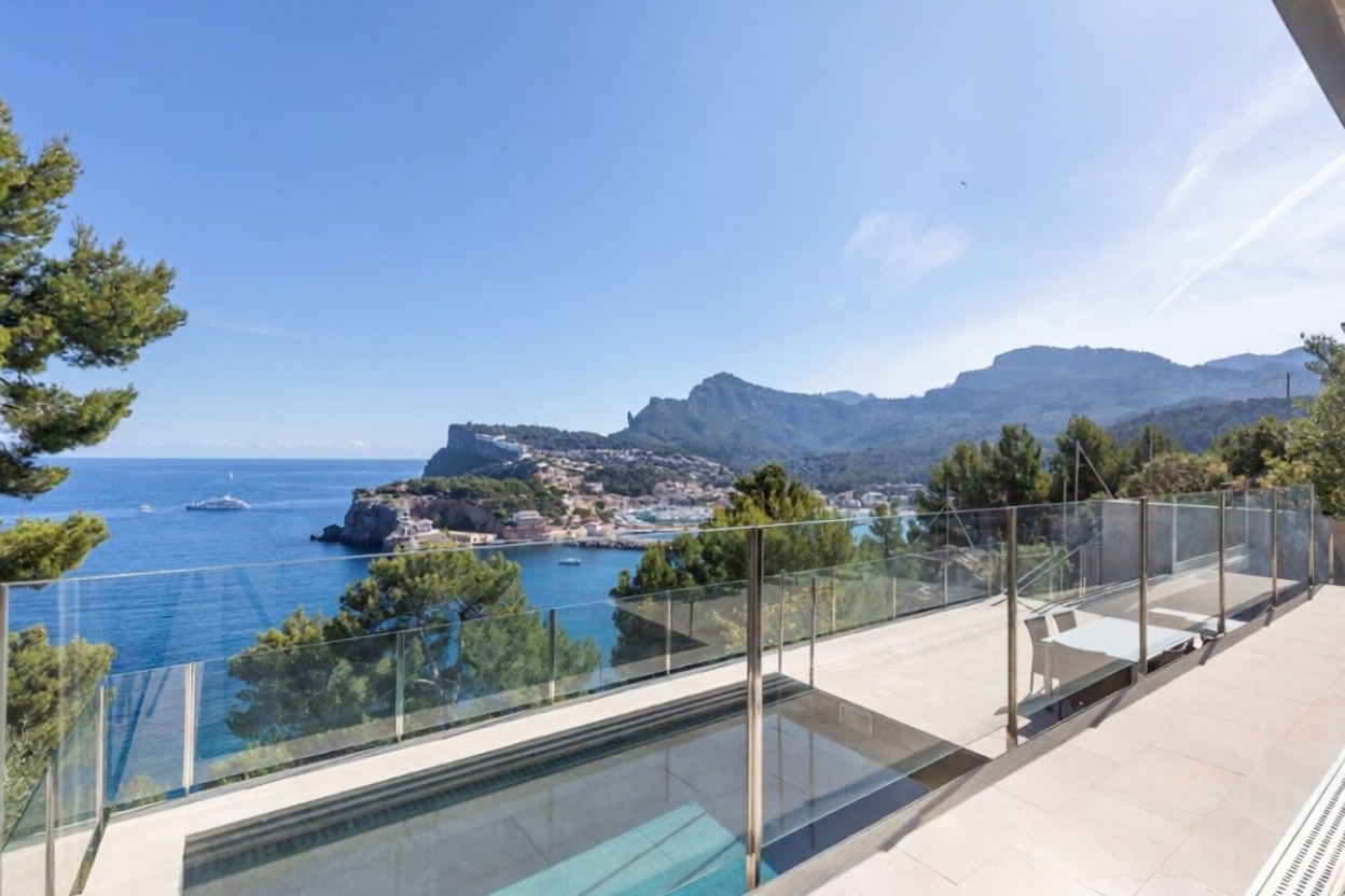 Chalet with direct beach access in Soller